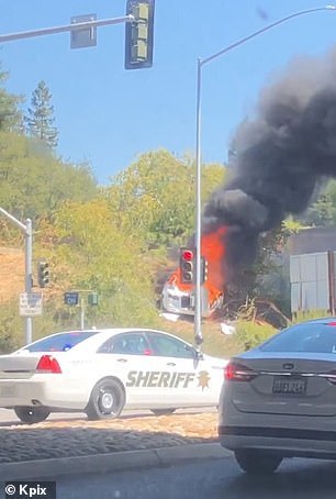 特斯拉撞車起火致三死，美國悲劇的背后，特斯拉車禍致三死，美國悲劇的背后真相揭秘