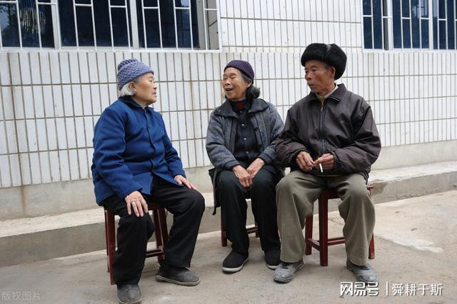 72歲老人三年創(chuàng)作百部短劇，激情與堅持的非凡故事，72歲老人三年創(chuàng)作百部短劇，激情與堅持的非凡人生